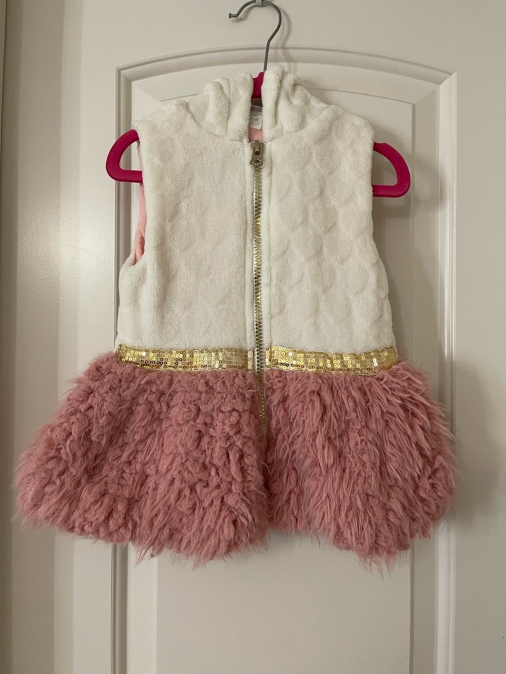🎀Little Lass White and Pink Faux Fur Hooded Vest with Gold Trim